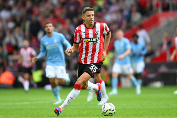 且强大的主 且强大的主